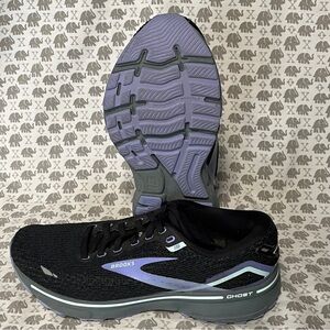 Brooks Ghost 15 Neutral Running Shoe Women’s 8.5 (also fits size 8) Purple Black